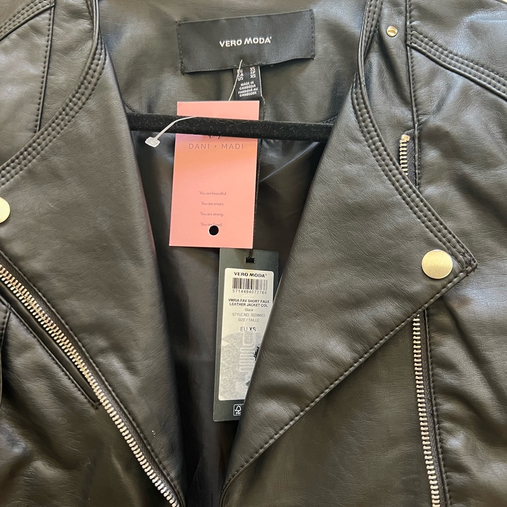 Vero Moda Sleek Black Faux Leather Jacket - Picture 2 of 3